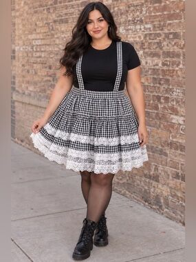 NWT Hot Topic Thorn & Fable Black White Gingham Lace Suspender Skirt, Goth, 5